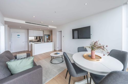 Corporate Housing vs Furnished Rentals: Pricing & Service Comparison