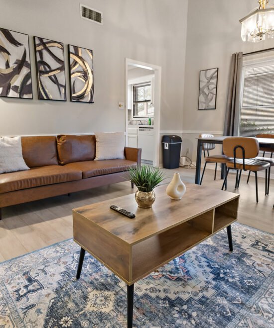 Living room in furnished Ridgeland temporary housing
