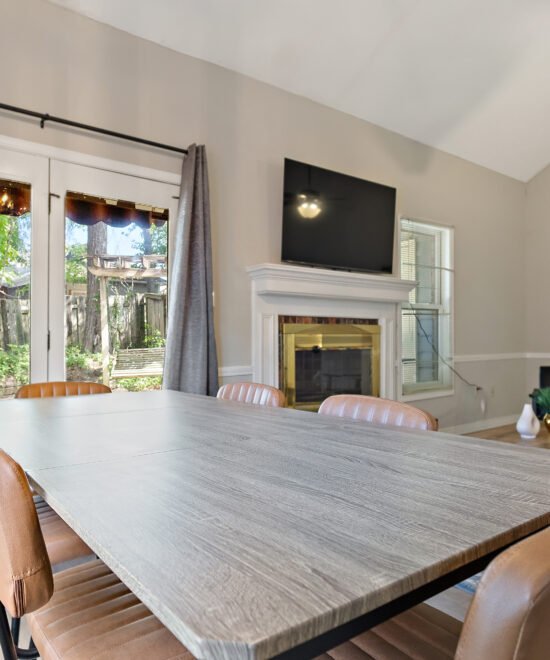 Furnished living area in Ridgeland corporate housing
