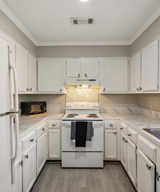Kitchen inside furnished corporate housing in Ridgeland