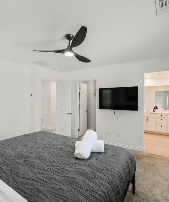 Living space at 6208 Rathbone St