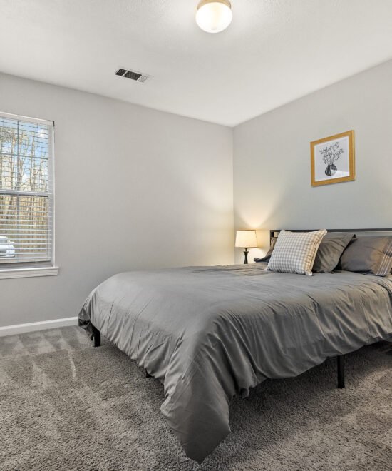 Furnished room