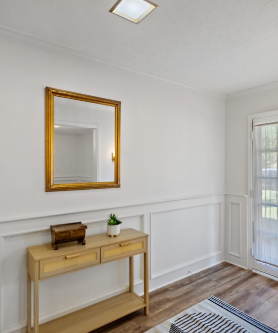 Entry area at the Jackson Mississippi furnished home